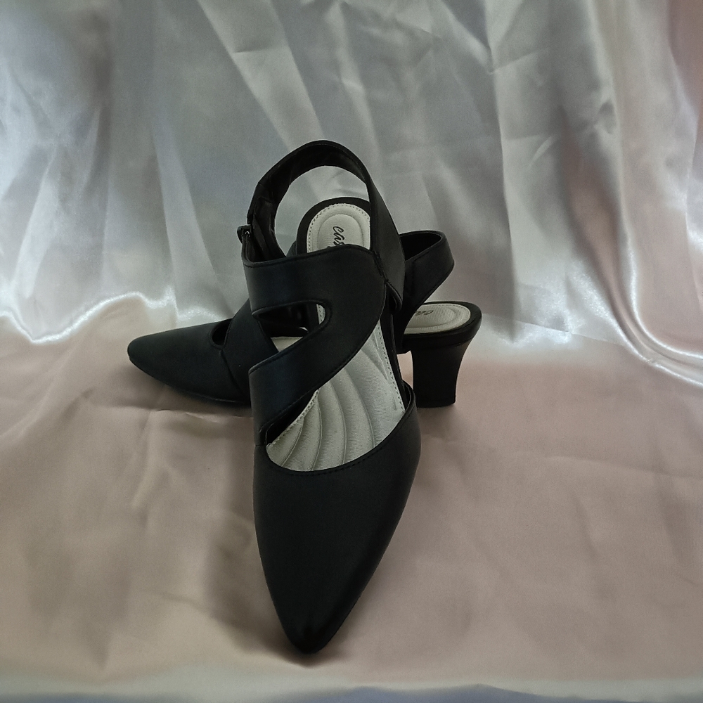 Heeled dress shoes